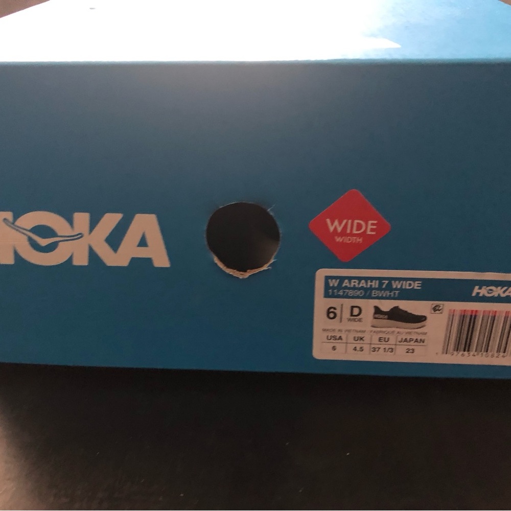 Hoka Women’s Black and White Running Shoes - Arahi 7, Size 6 D (wide width) - Picture 4 of 4